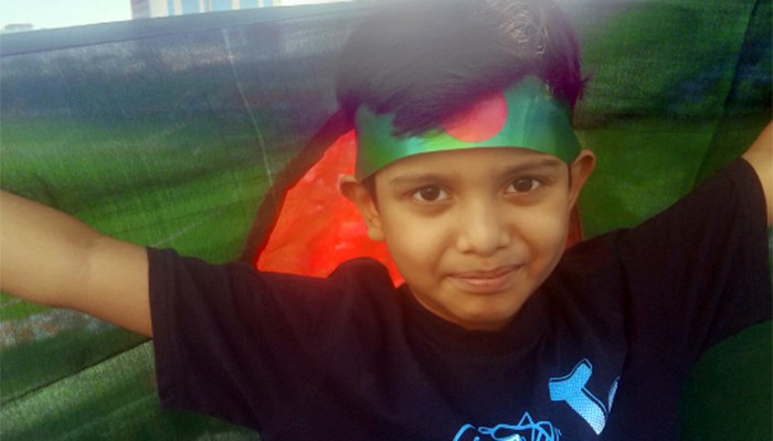 ​ছোট্ট মুহাইমিনের পাশে দাঁড়ান