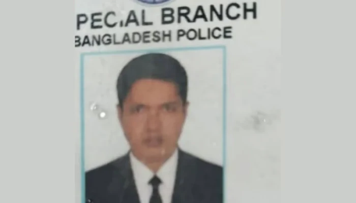 পুলিশের এসবি সদস্যকে পিটিয়ে হত্যা