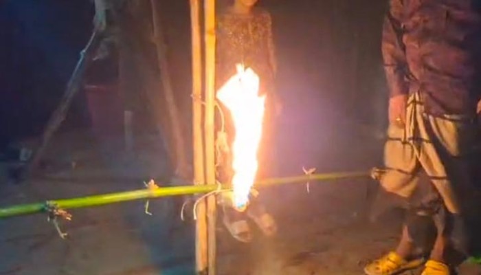 নলকূপ বসানোর স্থানে ‘প্রাকৃতিক গ্যাস’ পাওয়ার দাবি