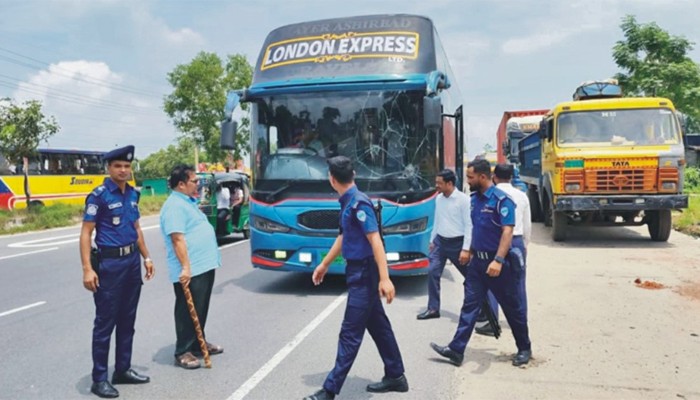 ​বিআরটিএর অনুমতি ছাড়া স্লিপার বাস চালানো যাবে না: হাইকোর্ট