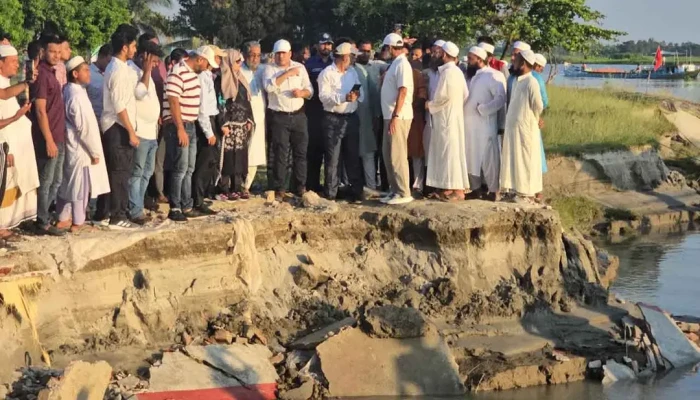 নামাজ পড়তে গিয়ে দেখলেন মসজিদ উধাও!