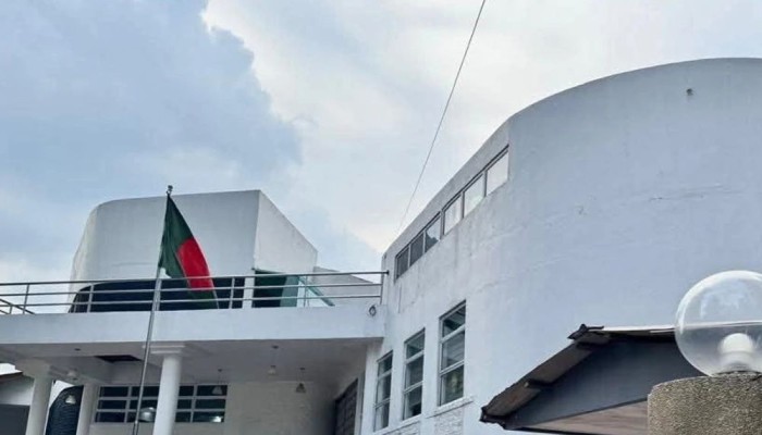 প্রবাসীদের বৈধ কাগজপত্র সঙ্গে রাখার আহ্বান বাংলাদেশ হাইকমিশনের