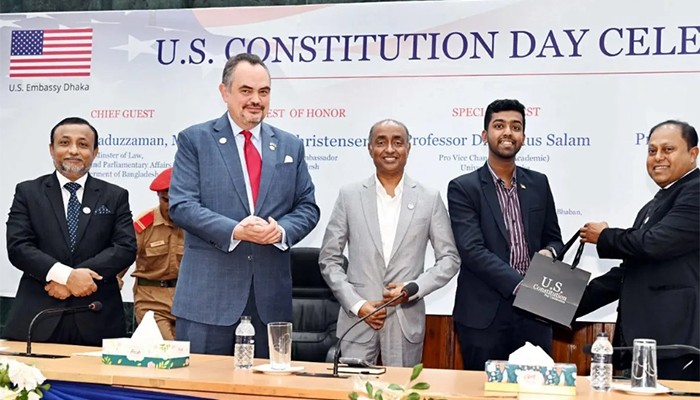 সংবিধান নিয়ে চায়ের দোকানেও আলোচনা হয়: আইনমন্ত্রী