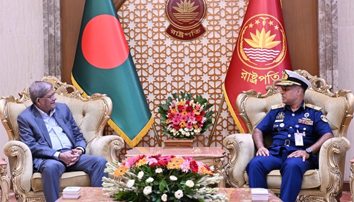 ​কোস্টগার্ডকে আরও কার্যকর ব্যবস্থা গ্রহণের আহ্বান রাষ্ট্রপতির