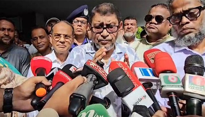 ​ডেঙ্গুতে জ্বর কমার পরও চার দিন হাসপাতালে রাখার নির্দেশ
