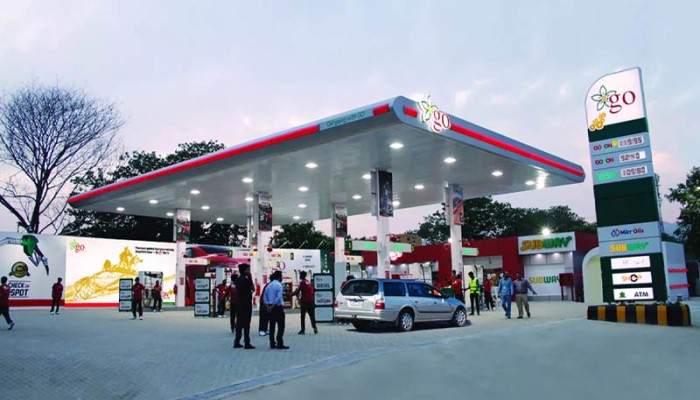 বিশ্ববাজারে অস্থিরতার মধ্যেই পাকিস্তানে কমলো জ্বালানি তেলের দাম