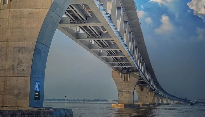 ঝুঁকির মুখে পদ্মা সেতু