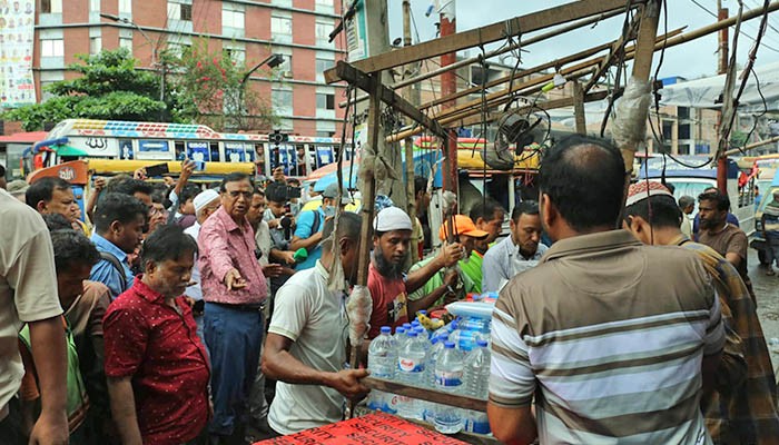 ​পল্টন-গুলিস্তান সড়কে হকার বসলে তাৎক্ষণিক আইনি ব্যবস্থা