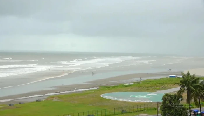 সৌন্দর্য হারাচ্ছে কক্সবাজার