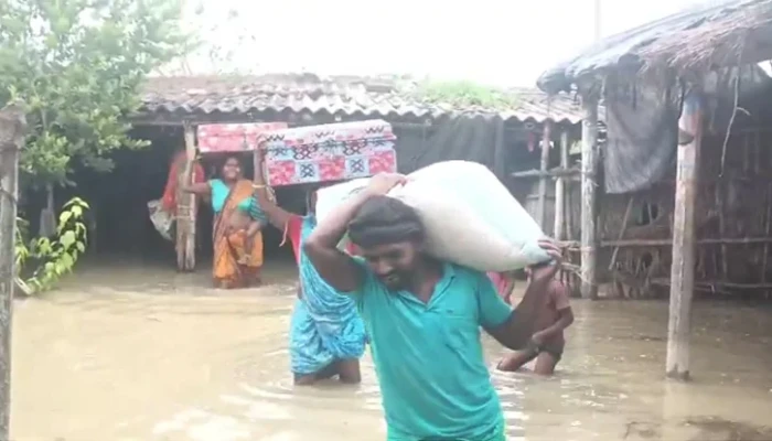 ভারতে বন্যা-ভূমিধসে ৫৬ জনের মৃত্যু