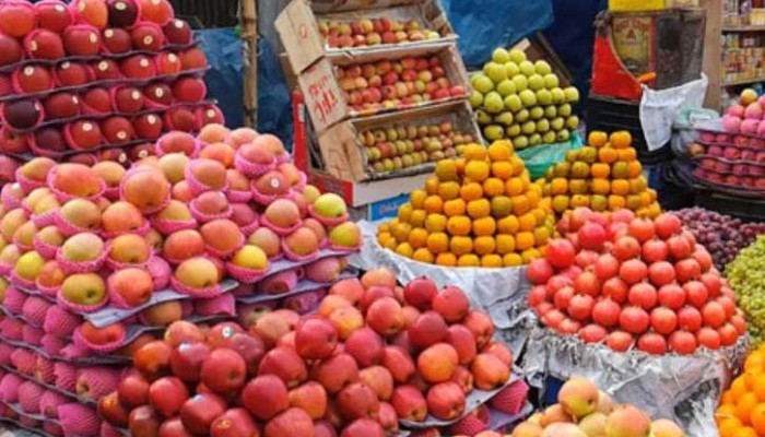 ফলের বাজার চড়া: নজরদারির আশ্বাস সরকারের