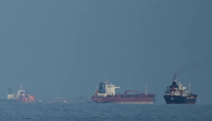 বিশ্ববাজারে তেলের দাম ছাড়াল ১০৩ ডলার