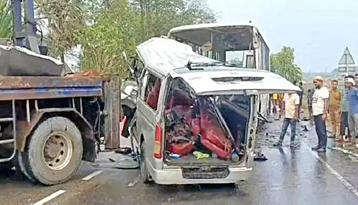 বাড়ছে মোটরসাইকেলে মৃত্যু: সেপ্টেম্বরে সড়কে ঝরেছে ৪২৩ প্রাণ