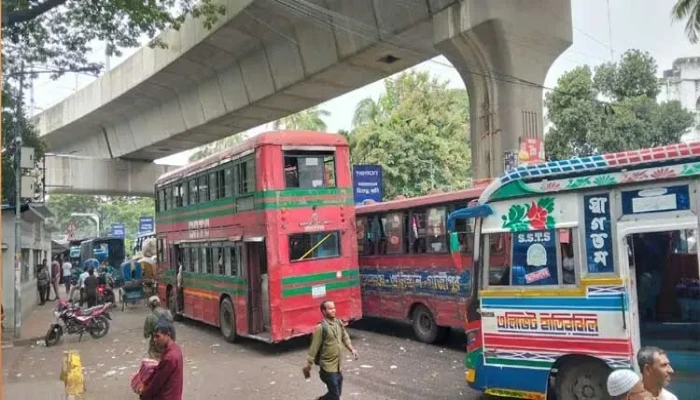 সড়ক ছেড়েছেন অটোচালকরা, যান চলাচল স্বাভাবিক