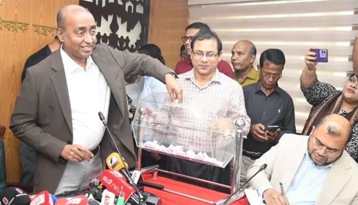 পদায়ন-পদোন্নতিতে অভিযোগের পর বদলি ব্যবস্থায় লটারি