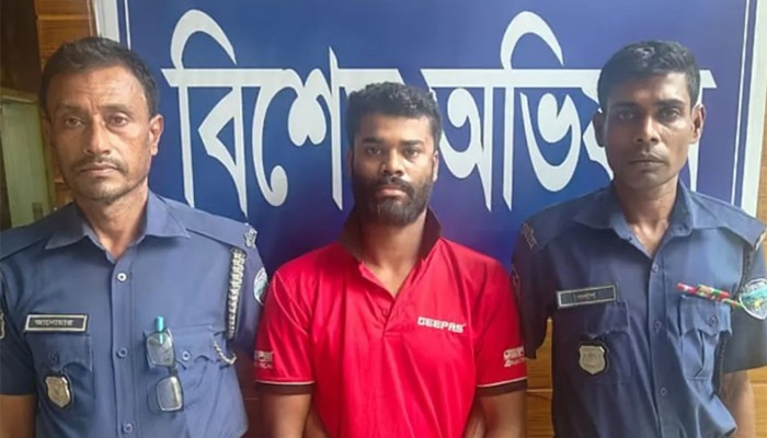 ​অস্ত্র হাতে ভাইরাল 'বুলেট শিবলু' গ্রেপ্তার