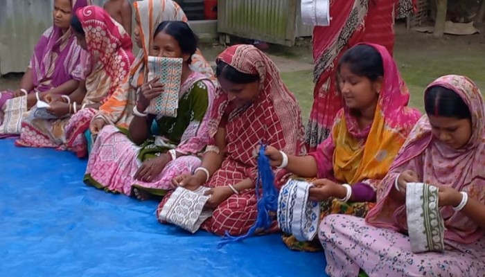 সাবলম্বী বগুড়ার পাঁচ লাখ নারী: বছরে আয় করেন ৫০ কোটি টাকা