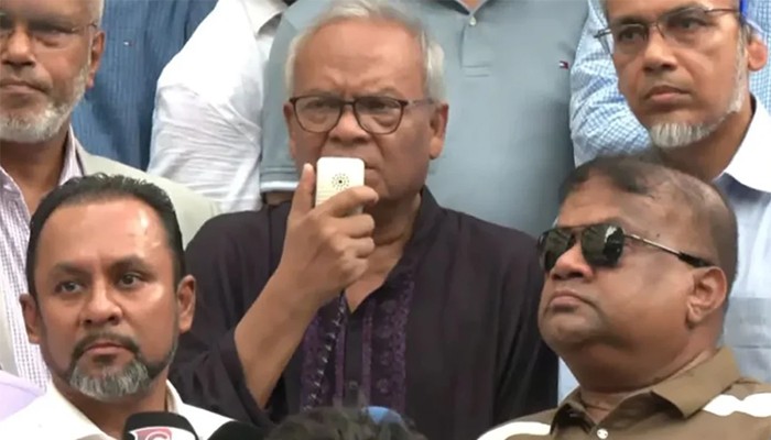 ​দেশকে অস্থিতিশীল করতে পতিত দোসররা কাজ করছে: রিজভী