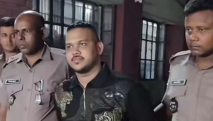 যেভাবে পালিয়ে গেলেন পিচ্চি রাজা, দেখা গেল সিসিটিভি ফুটেজে