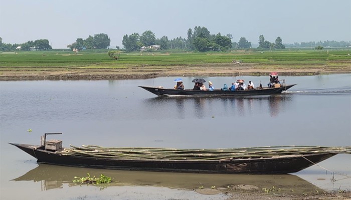 ​চর জাগলেই নৌপথ বন্ধ, বাড়ে মানুষের কষ্ট