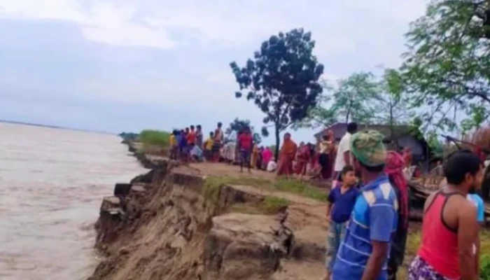 পদ্মার ভাঙনে বদলে যাচ্ছে মানচিত্র