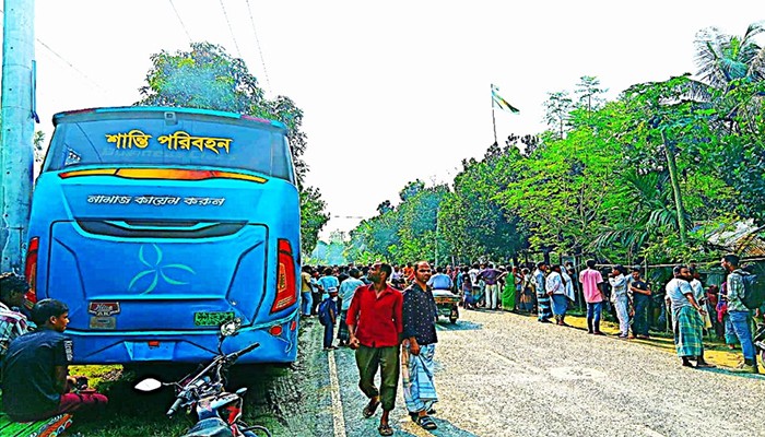 ​বকশীগঞ্জে বাসচাপায় বউ-শাশুড়ি নিহত