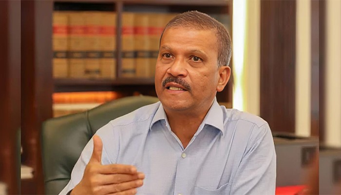 ‘সূর্যের দিকে ইট ছুড়ে মারলে কতটা আলো আড়াল হয় তাতে?’