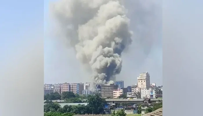 গাজীপুরে ওষুধ কারখানায় আগুন, নিয়ন্ত্রণে কাজ করছে ৯ ইউনিট