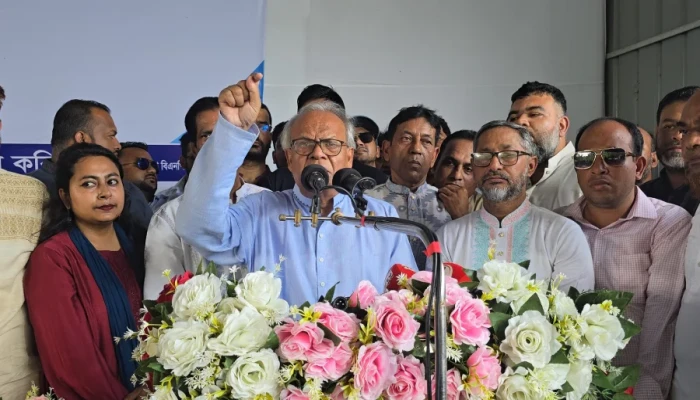 সরকারকে চাপে ফেলতে দেশ অস্থিতিশীল করার চেষ্টা চলছে: রিজভী
