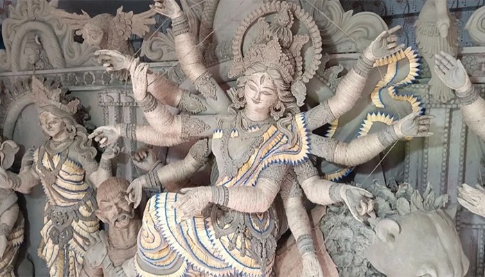 ​প্রতিমায় ব্যবহৃত দেড় লাখ ম্যাচের কাঠি ২৪ ঘণ্টায় সরানোর নির্দেশ