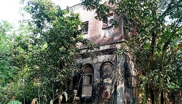 ​জন্মশতবর্ষেও বেদখলে ইলা মিত্রের পৈত্রিক বাড়ি