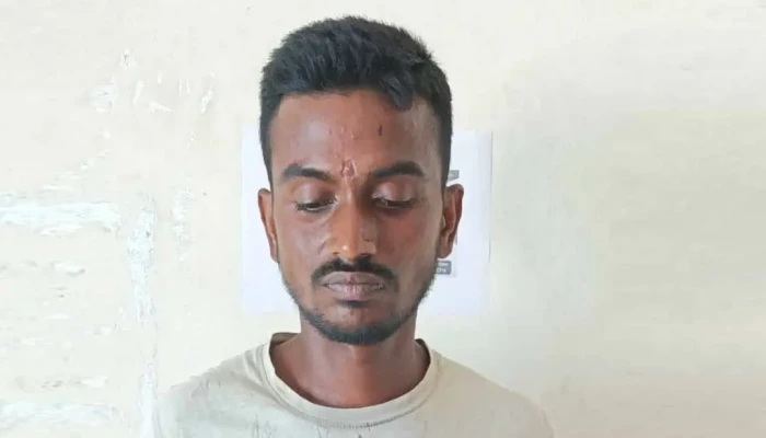 নেশার টাকা না দেওয়ায় মাকে কুপিয়ে হত্যা, ছেলে আটক