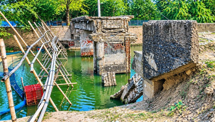 সেতু ভাঙা , ভরসা বাঁশের সাঁকো
