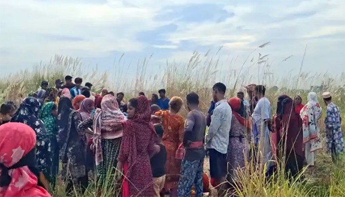 শিশুকন্যাকে চোখ উপড়ে হত্যা, প্রাণ গেল বাবারও