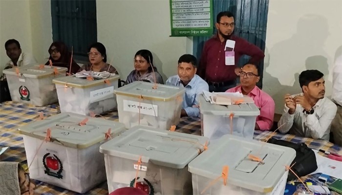 ভোটগ্রহণ শেষ, চলছে গণনা